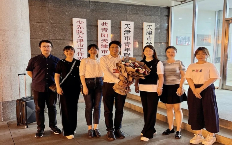 歡迎融誠物產(chǎn)集團(tuán)出席共青團(tuán)十九大代表履職載譽(yù)歸來