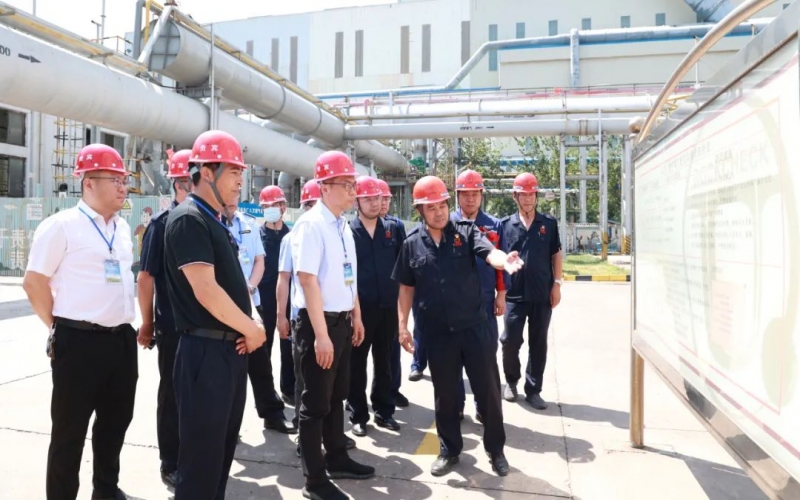 津南區(qū)委常委、常務(wù)副區(qū)長(zhǎng)楊陽(yáng)深入榮程鋼鐵集團(tuán)檢查指導(dǎo)安全工作