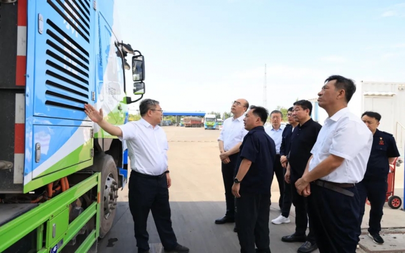 黑龍江省大慶市委副書(shū)記、市長(zhǎng)李巖松一行到榮程集團(tuán)調(diào)研參觀